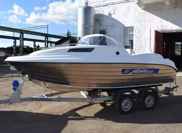 Комбинированный катер Neman-550 с каютой в Чебоксарах