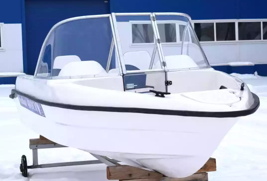 Стеклопластиковый катер Wyatboat-430DCМ (килевая) в Чебоксарах