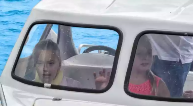 Стеклопластиковый катер Wyatboat-3 П (полурубка) в Чебоксарах