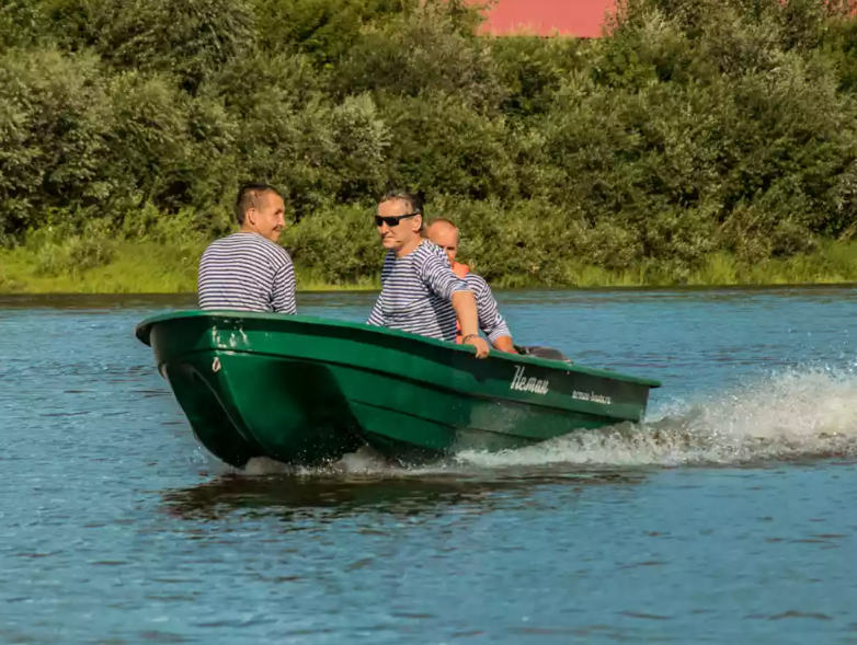 Стеклопластиковая лодка Neman-340 (тримаран) в Чебоксарах