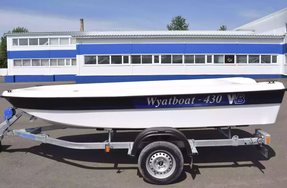 Стеклопластиковая лодка Wyatboat 430 тримаран в Чебоксарах