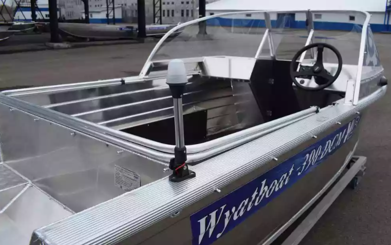 Алюминиевый катер Wyatboat-390 DCM Увеличенный борт в Чебоксарах