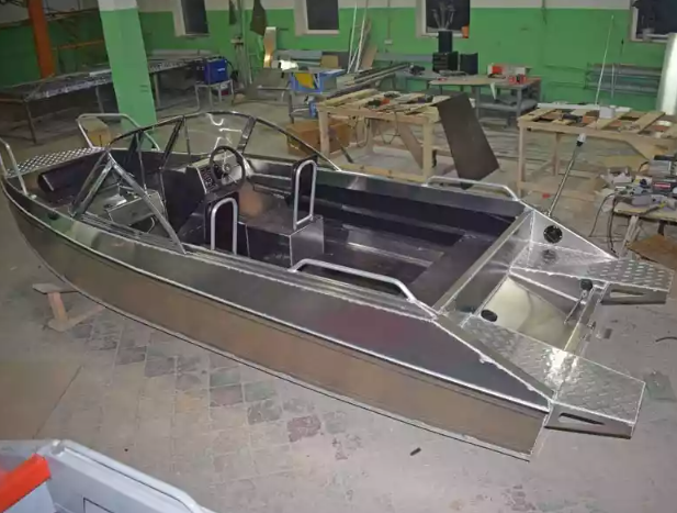 Алюминиевый катер Неман-500 DC (без покраски) в Чебоксарах