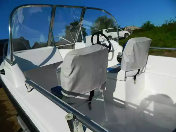 Стеклопластиковый катер Wyatboat-430 DC (тримаран) в Чебоксарах