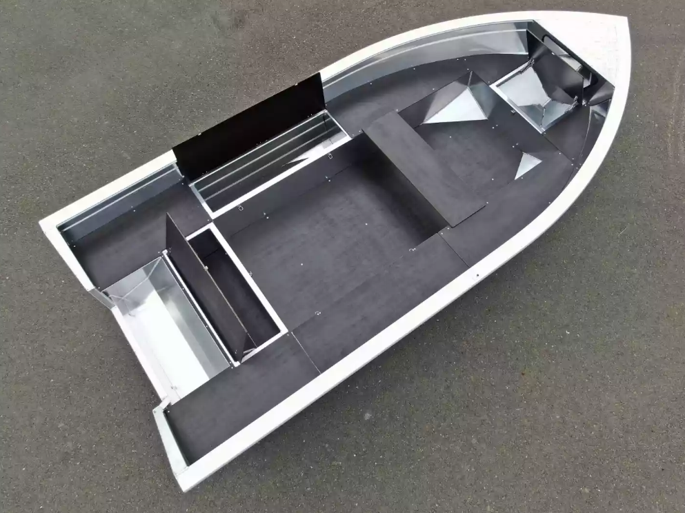 Алюминиевая лодка  Неман-420 в Чебоксарах