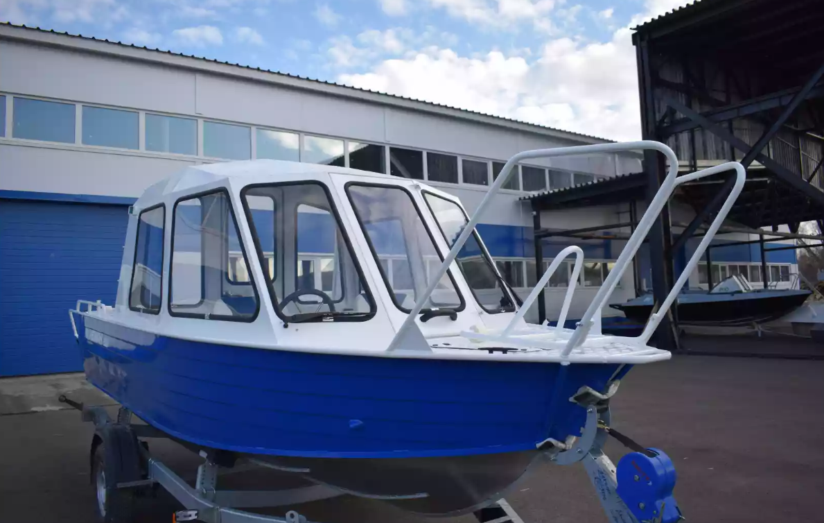 Алюминиевый катер Неман-500 (закрытая рубка) в Чебоксарах