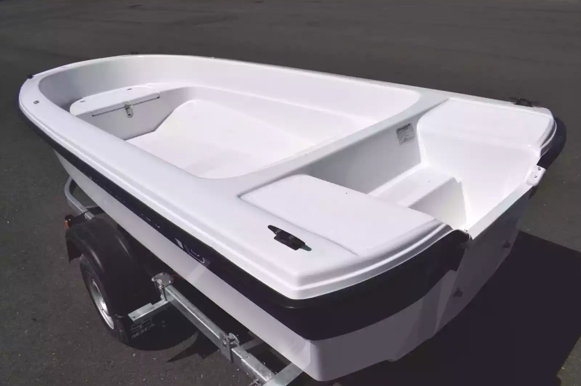 Стеклопластиковая лодка Wyatboat 430 тримаран в Чебоксарах