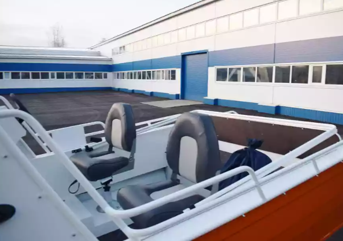 Алюминиевый катер Неман-500 (каютный) в Чебоксарах