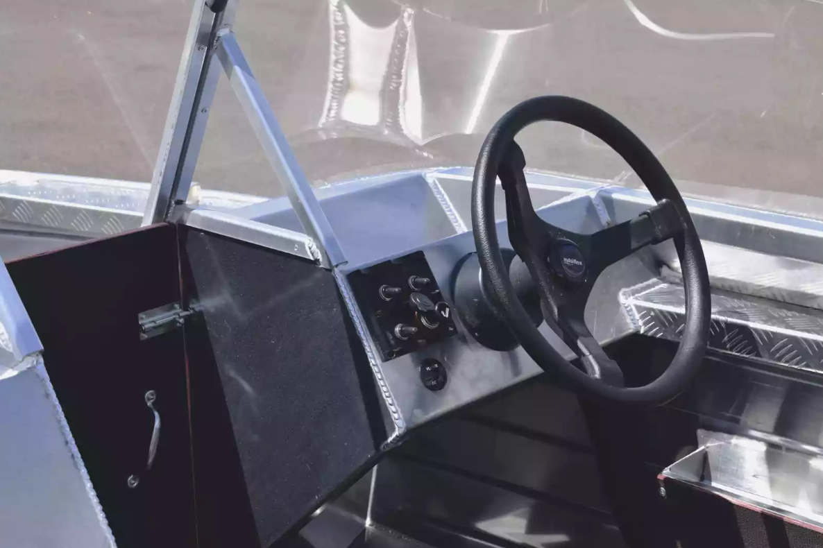 Алюминиевый катер Wyatboat-390 DCM в Чебоксарах