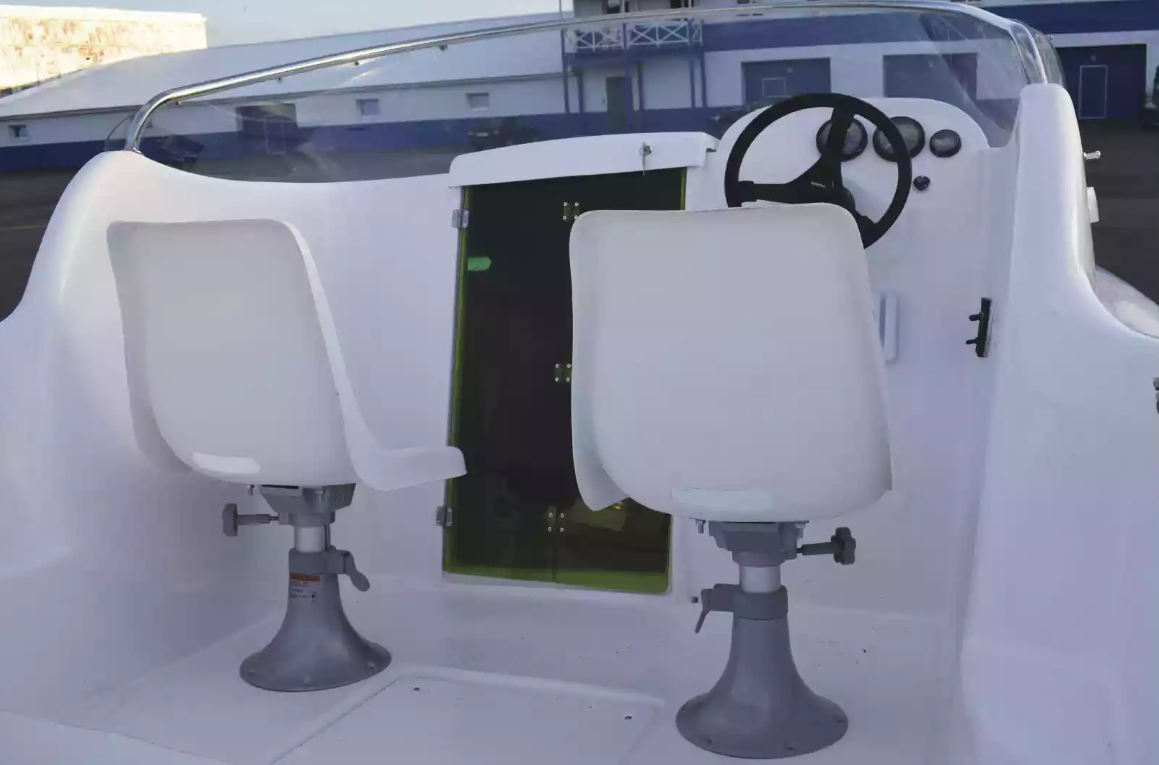 Комбинированный катер Neman-530 с каютой в Чебоксарах