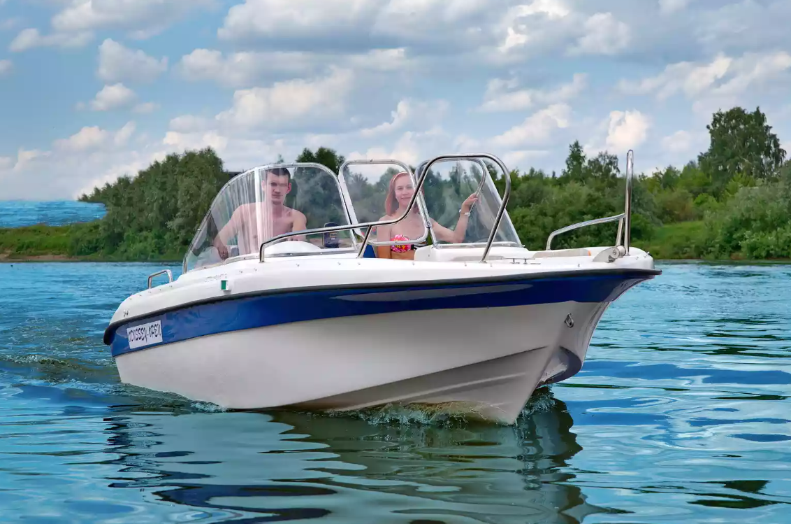 Стеклопластиковый катер Neman-530 Open в Чебоксарах