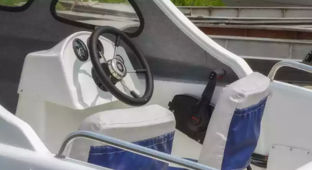 Стеклопластиковый катер Wyatboat-3 П (полурубка) в Чебоксарах