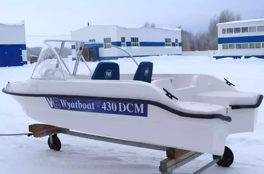Стеклопластиковый катер Wyatboat-430DCМ (килевая) в Чебоксарах