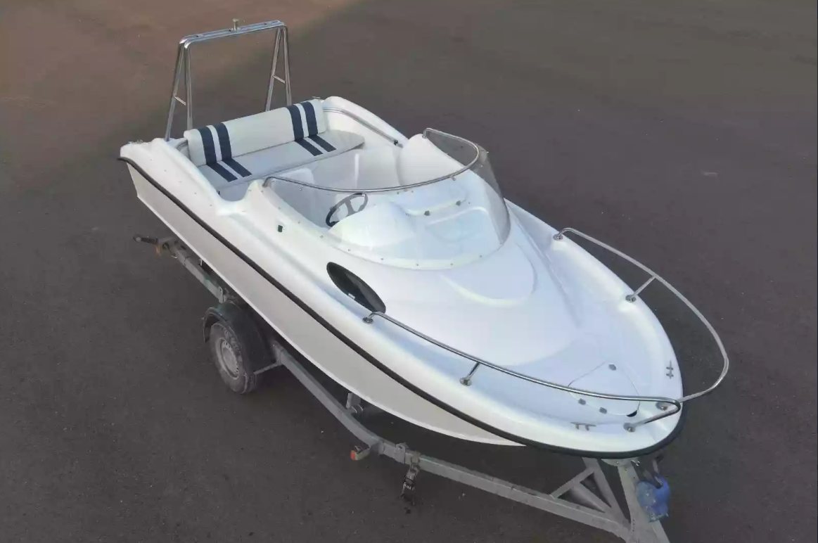 Комбинированный катер Neman-530 с каютой в Чебоксарах