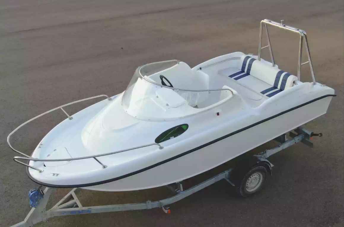 Комбинированный катер Neman-530 с каютой в Чебоксарах